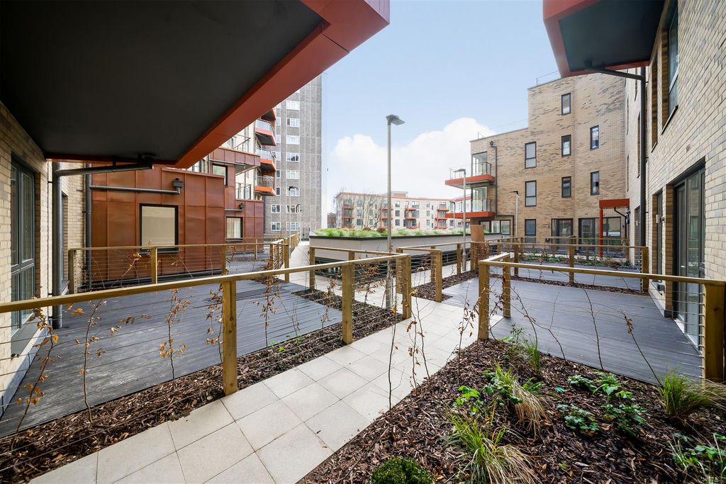 Property photo 3 of 16 40002_Hi-Res(7).Jpg