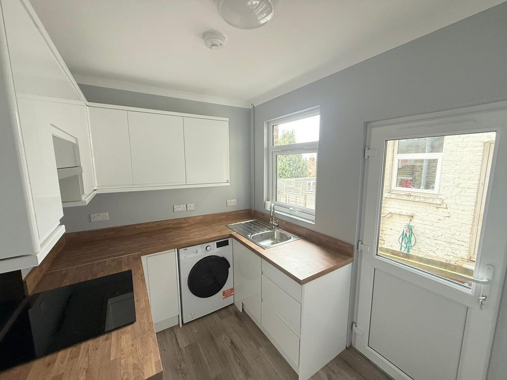 Property photo 2 of 9 Image