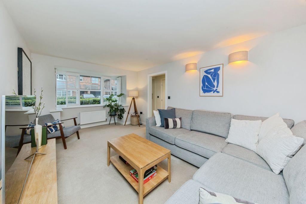 Property photo 2 of 16 Photo