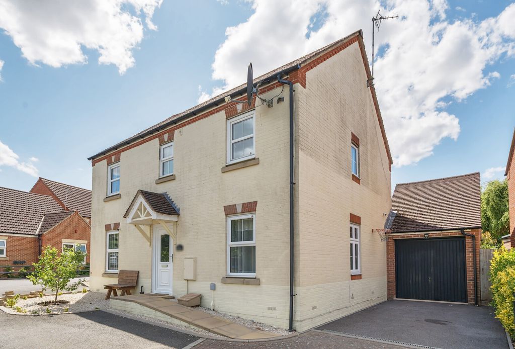 Property photo 1 of 22 1313569-1-68653F9...