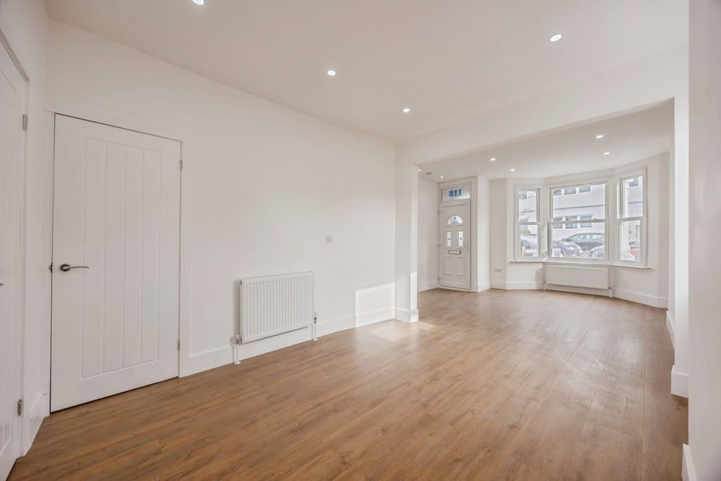 Property photo 2 of 17 Pbox-Img.Jpg