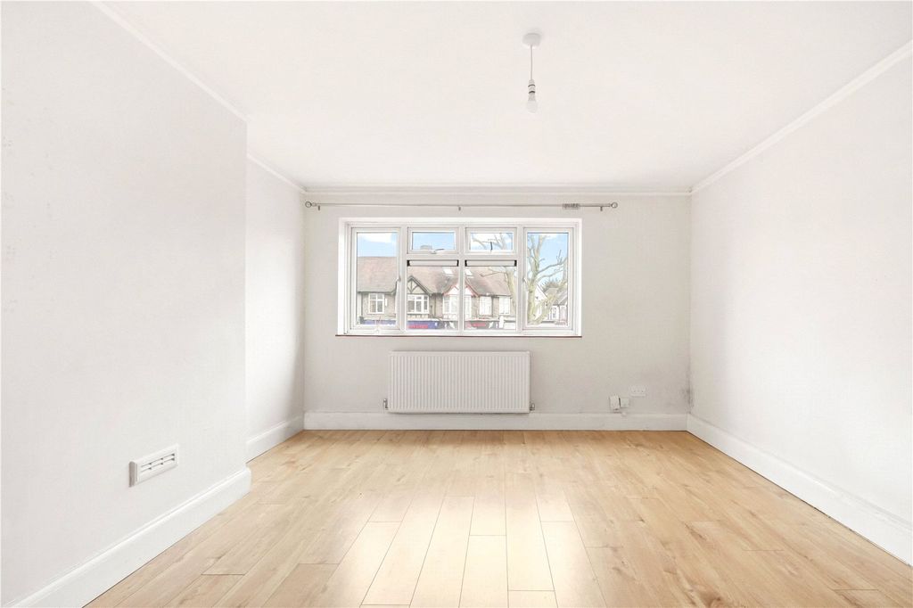 Property photo 2 of 14 Picture No. 25