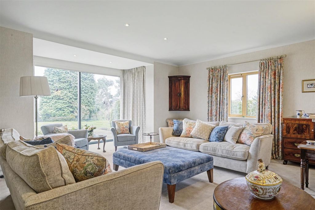 Property photo 3 of 38 Drawing Room