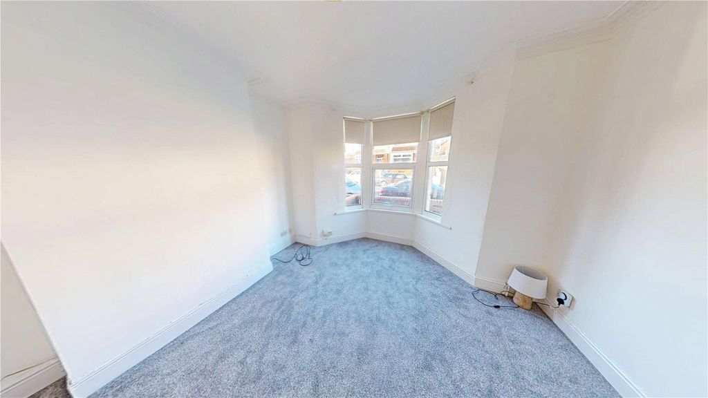 Property photo 3 of 11 Picture No. 23