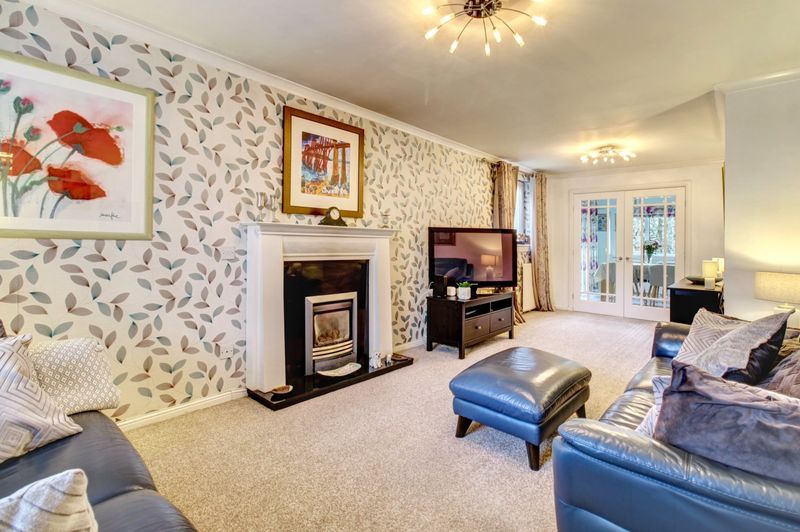 Property photo 3 of 26 Lounge