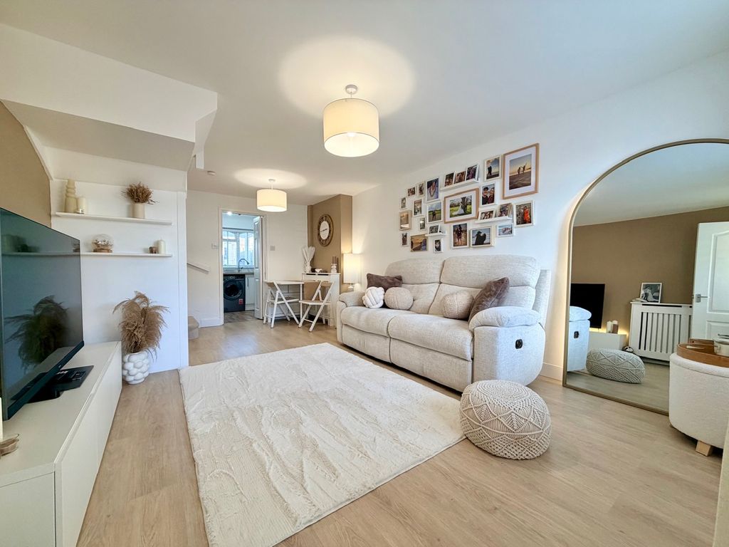 Property photo 2 of 17 Open Plan Living Room