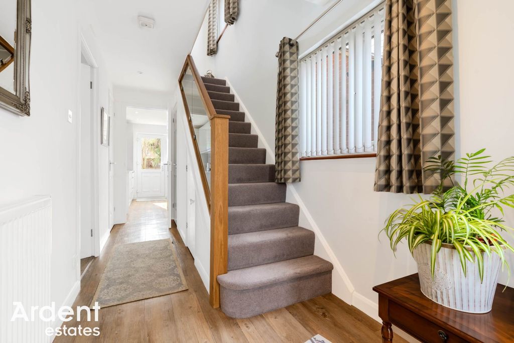 Property photo 3 of 21