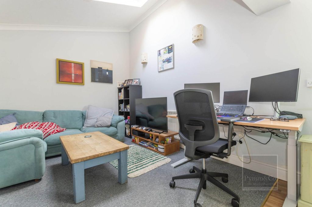 Property photo 2 of 6