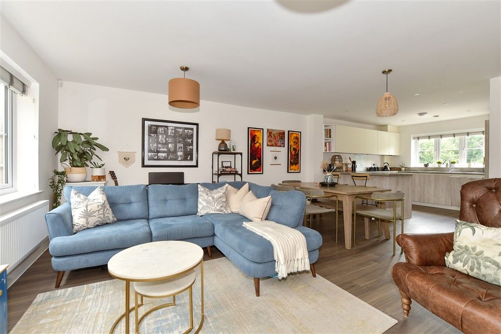 Property photo 3 of 13 Lounge/Dining Room