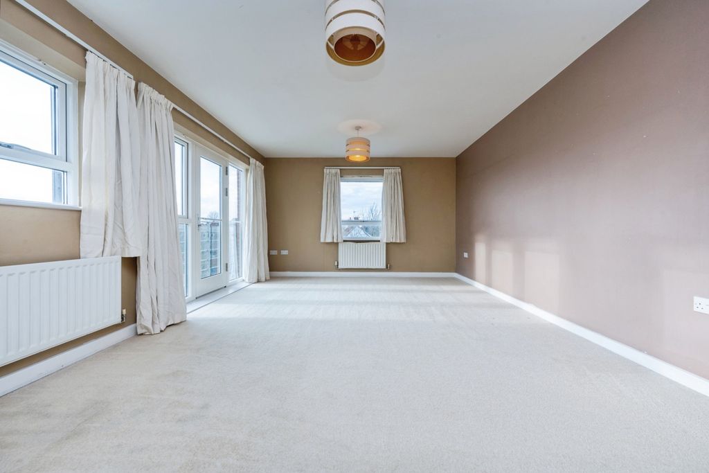 Property photo 2 of 18 Pbox-Img.Jpg