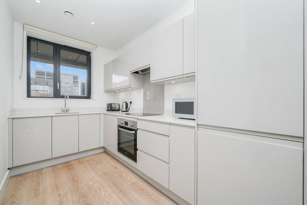 Property photo 3 of 9