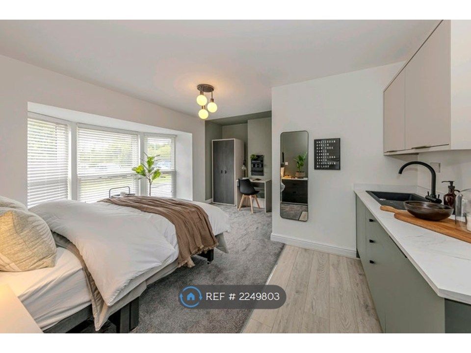 Property photo 2 of 16 Room 1 - Studio Room