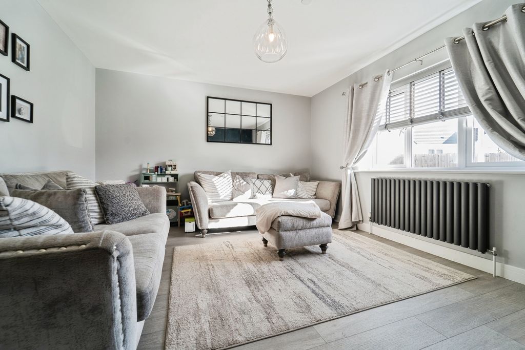 Property photo 3 of 24 Pbox-Img.Jpg