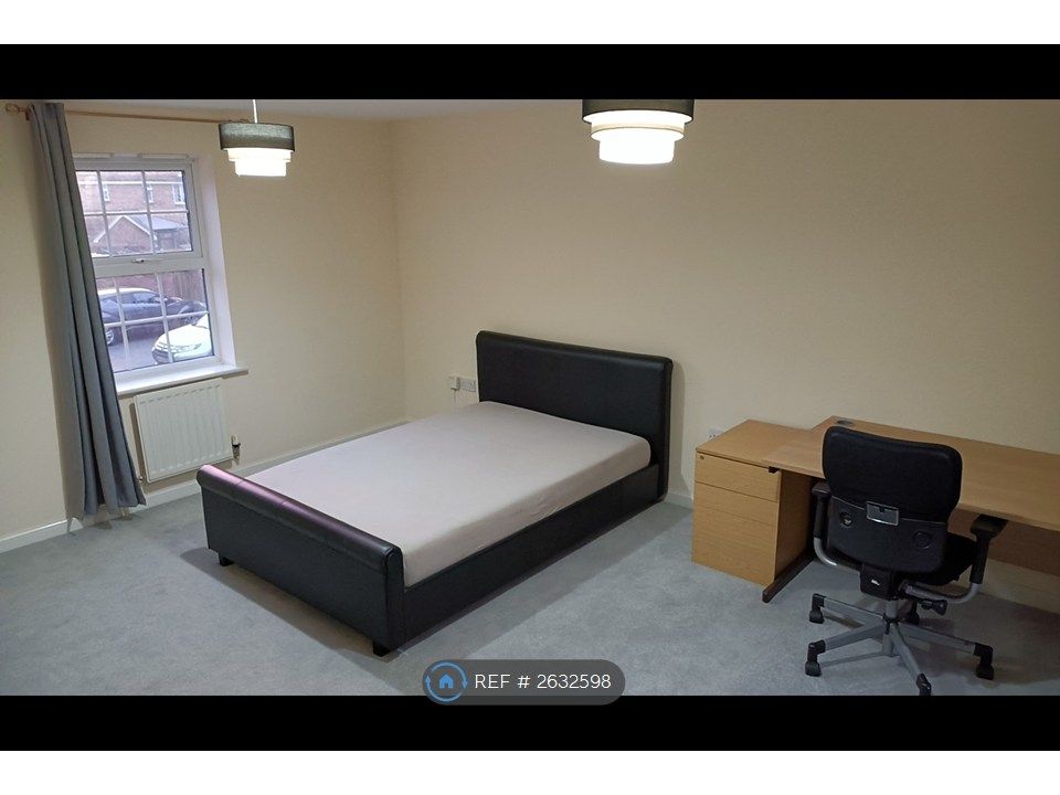 Property photo 1 of 6 Room With Furniture