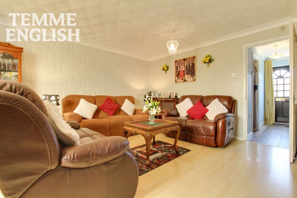 Property photo 3 of 23