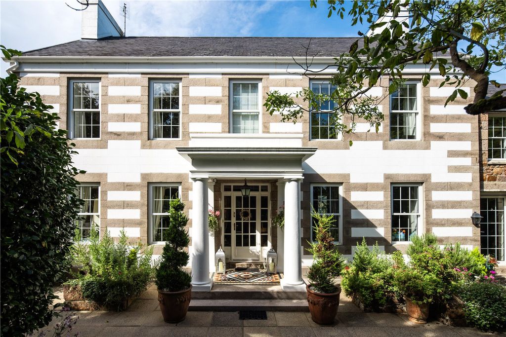 Property photo 1 of 19 Exterior