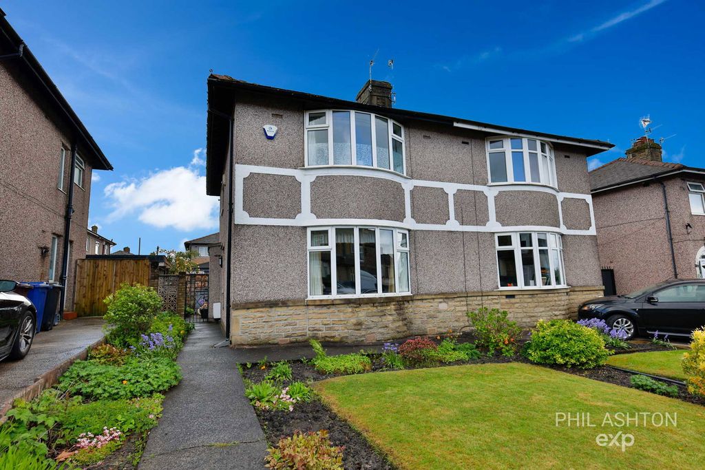 Property photo 2 of 23