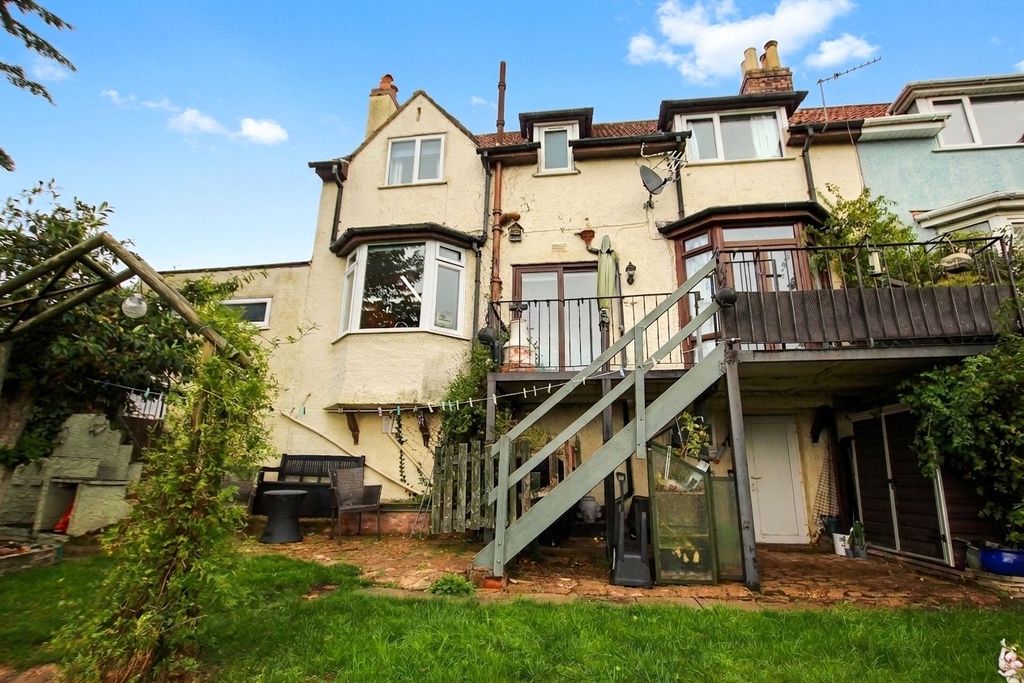 Property photo 1 of 28 Picture No. 23