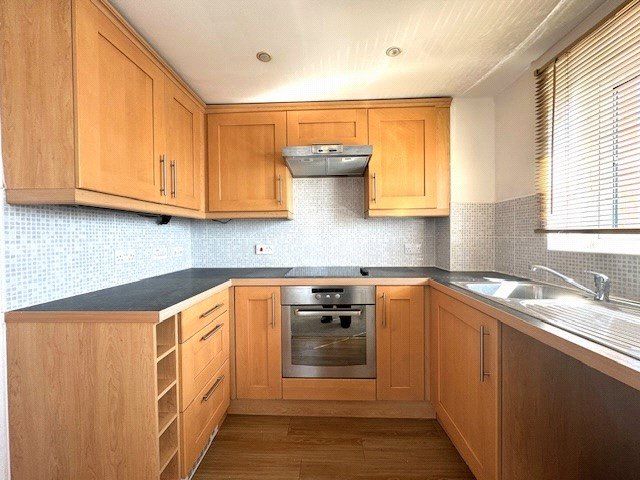 Property photo 3 of 13 Kitchen