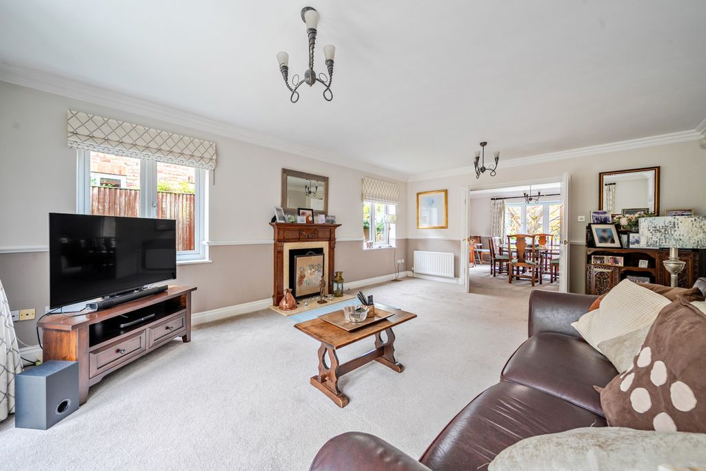 Property photo 2 of 26 1372262-16-690208...