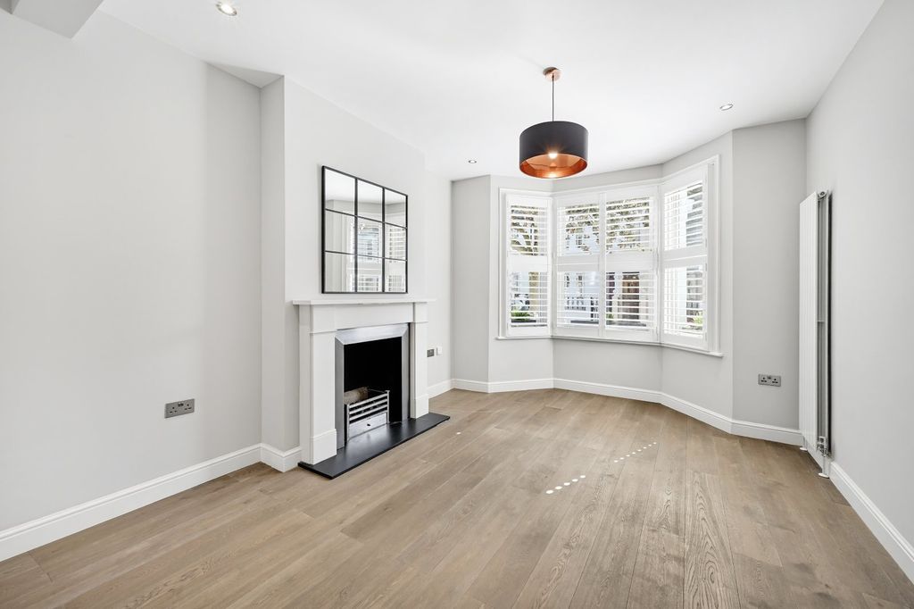 Property photo 1 of 19 Reception Room