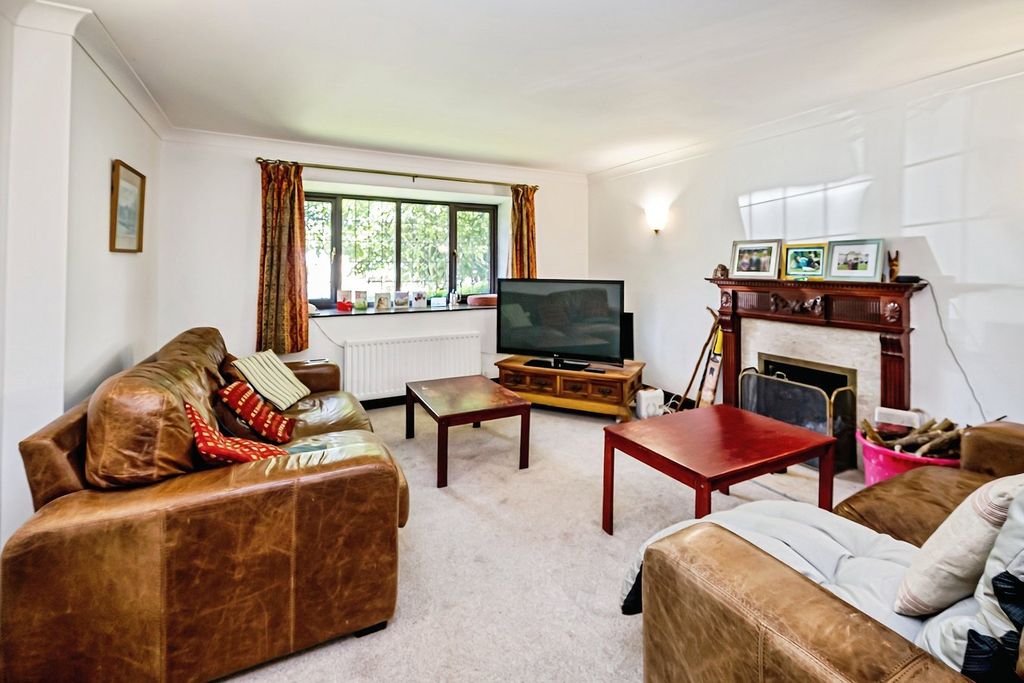 Property photo 2 of 18