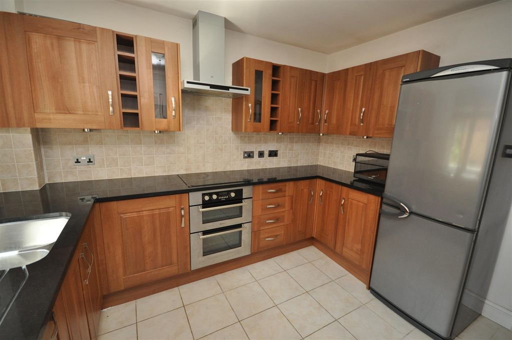 Property photo 2 of 8