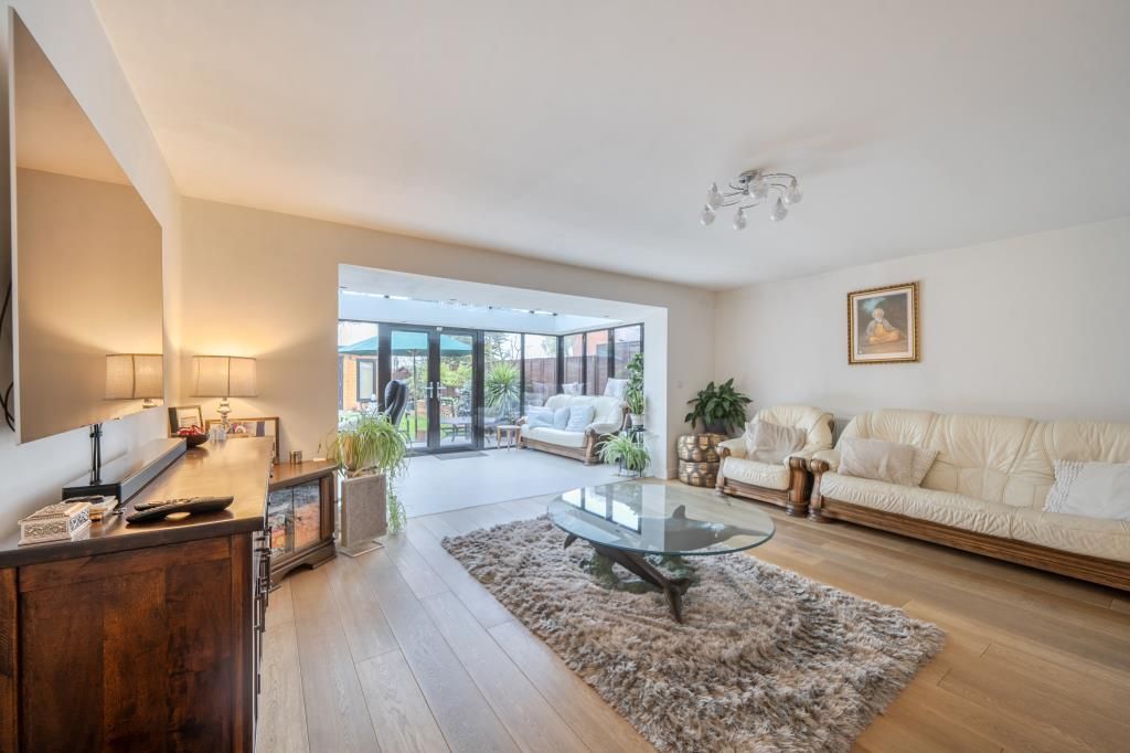 Property photo 3 of 20 Reception