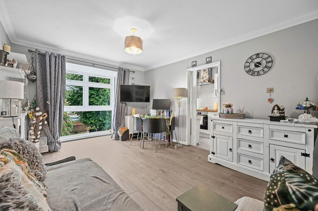 Property photo 2 of 9 7.Jpg