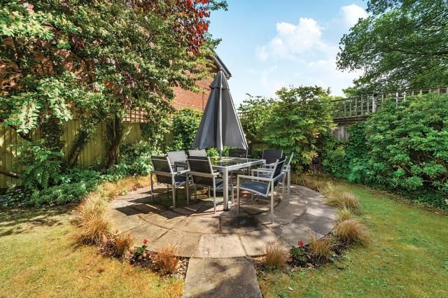 Property photo 3 of 22 Garden