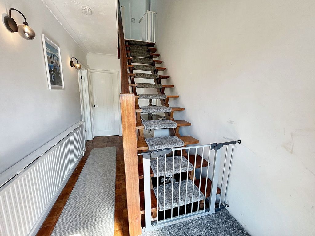 Property photo 1 of 34