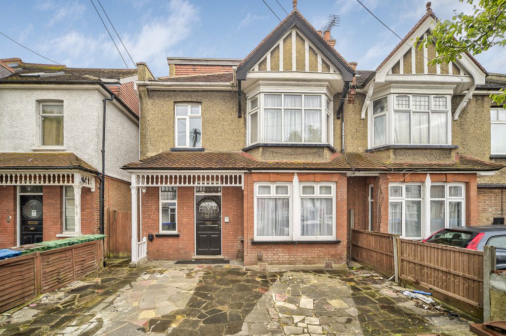 Property photo 1 of 17