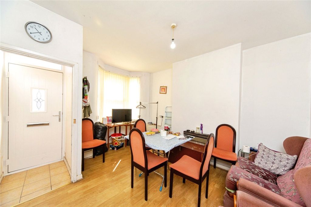 Property photo 2 of 18 Picture No. 13