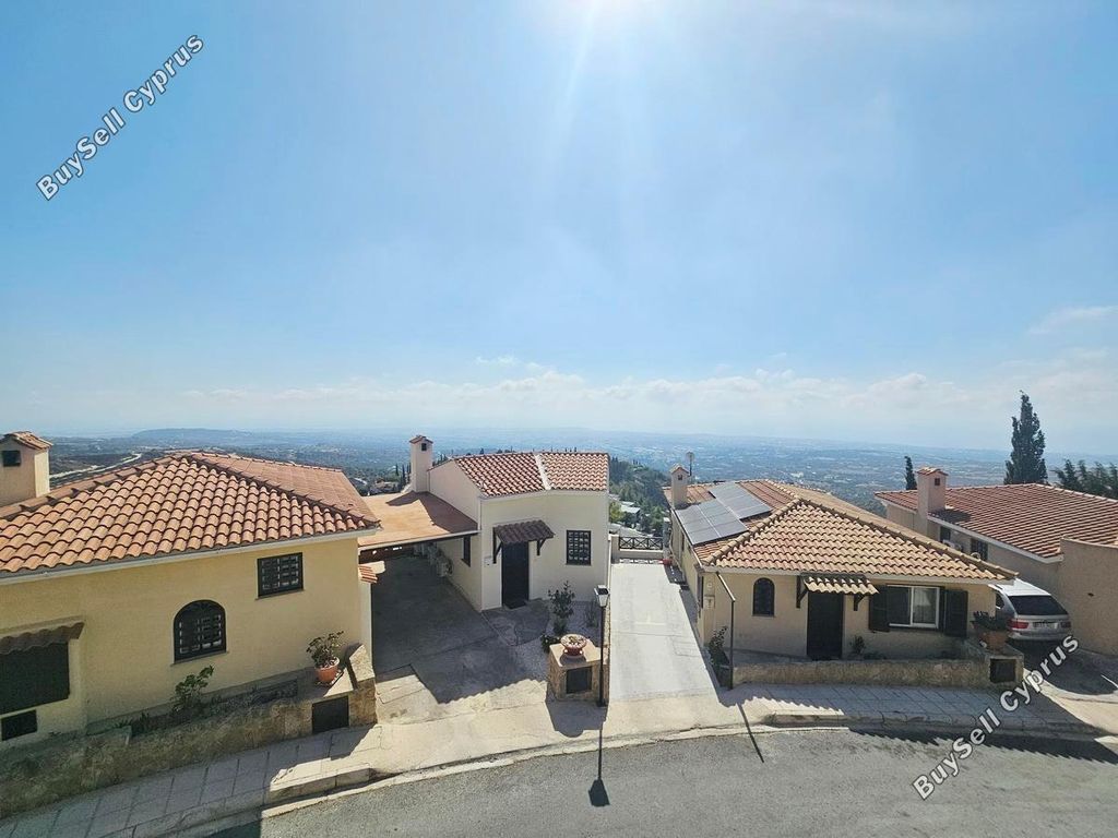 Property photo 3 of 54