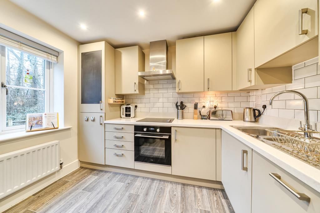 Property photo 2 of 19 Kitchen