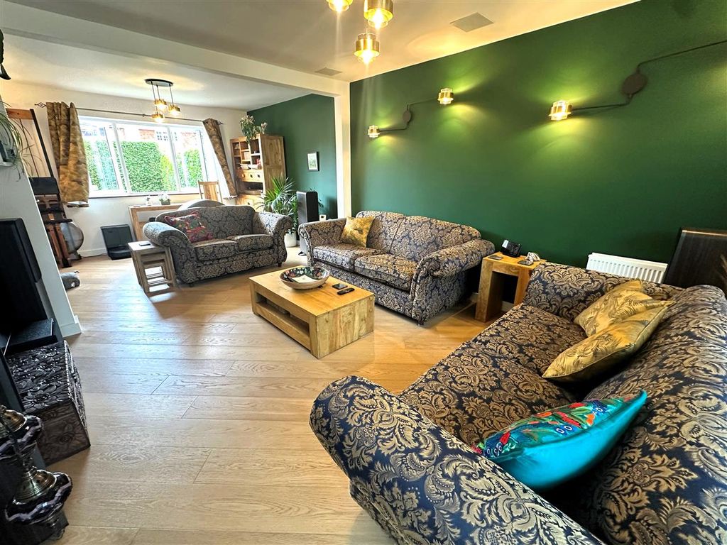 Property photo 2 of 31