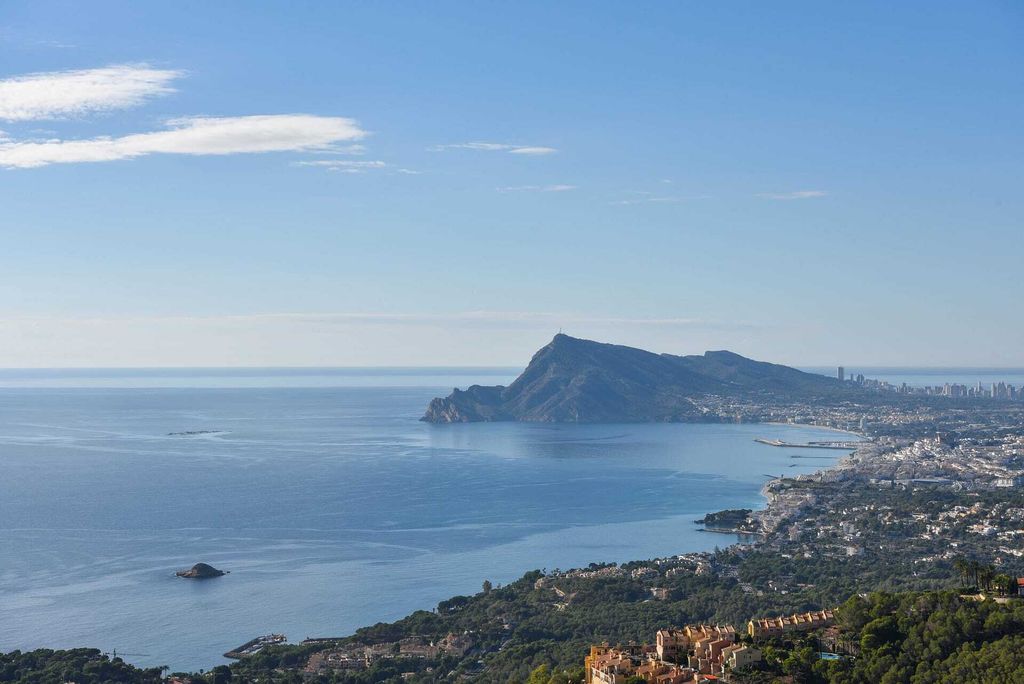Property photo 1 of 40 Image1