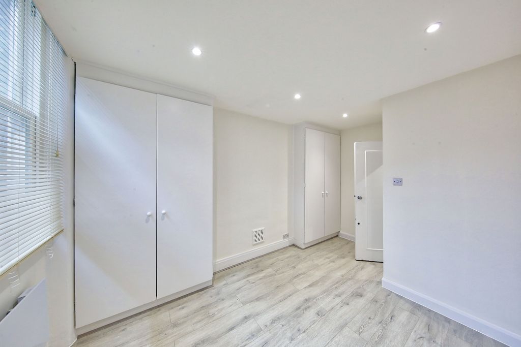 Property photo 3 of 5 Bedroom 1