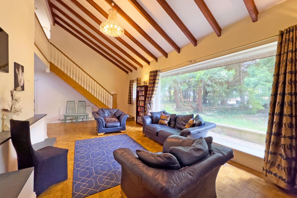 Property photo 2 of 30 Sitting Room