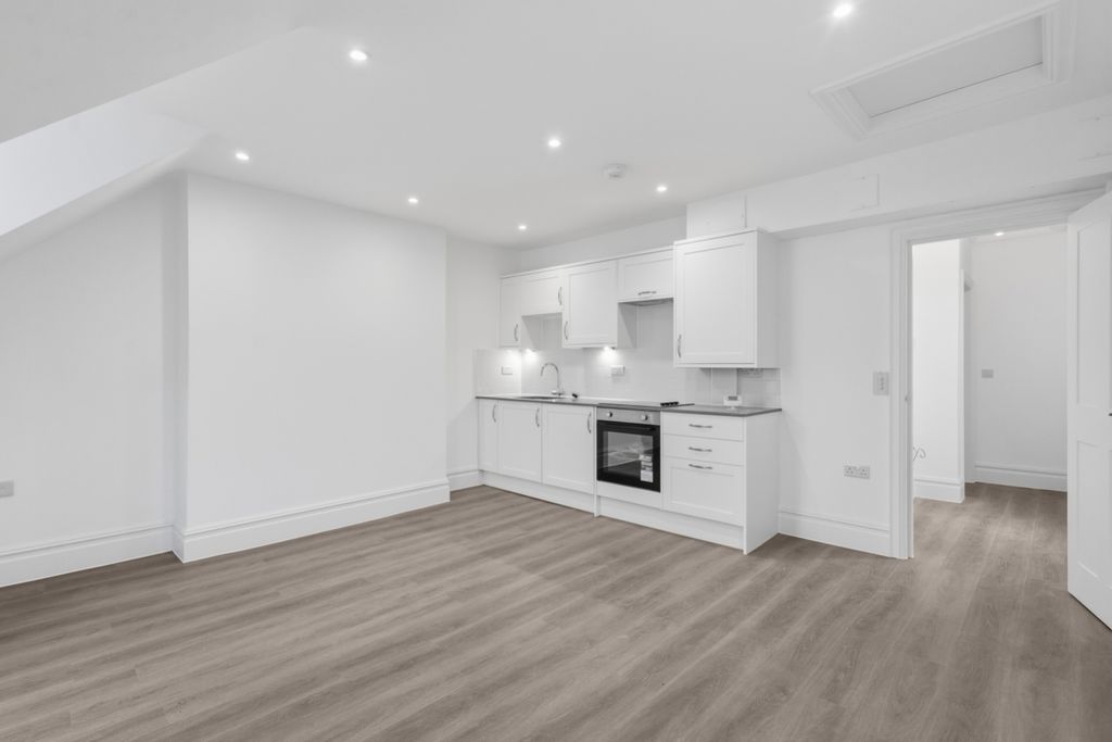 Property photo 1 of 6 Lrg_0A6A7142