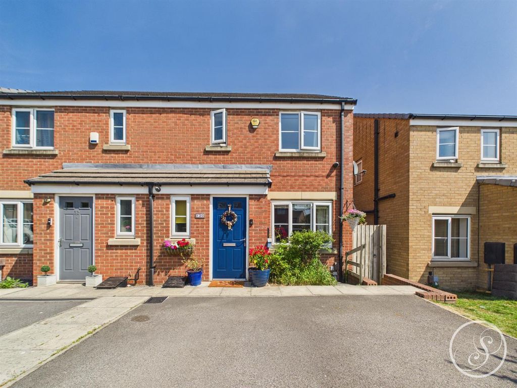 Property photo 1 of 14 External