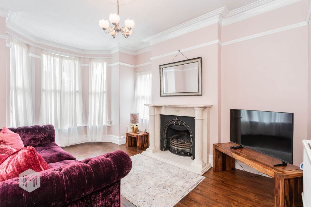 Property photo 2 of 42