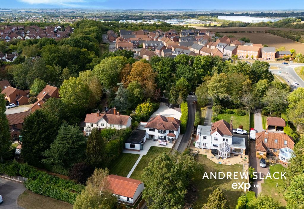 Property photo 3 of 48