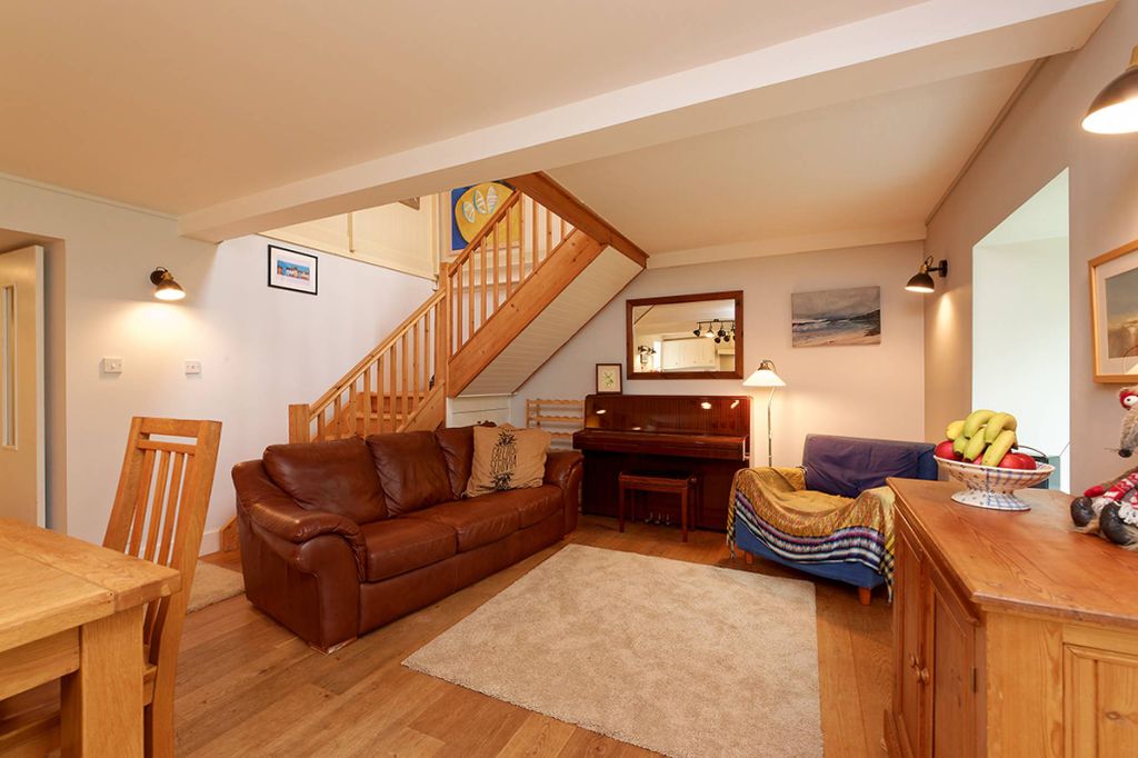 Property photo 2 of 40