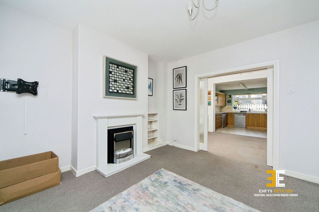 Property photo 3 of 20