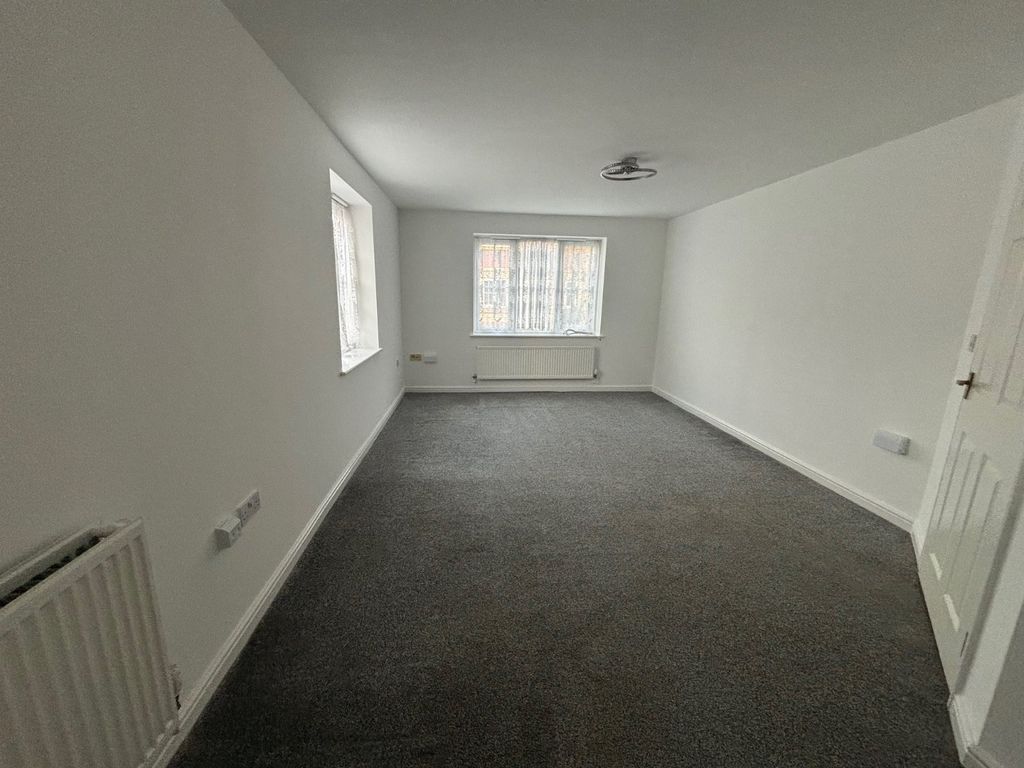 Property photo 3 of 6 Picture No. 05