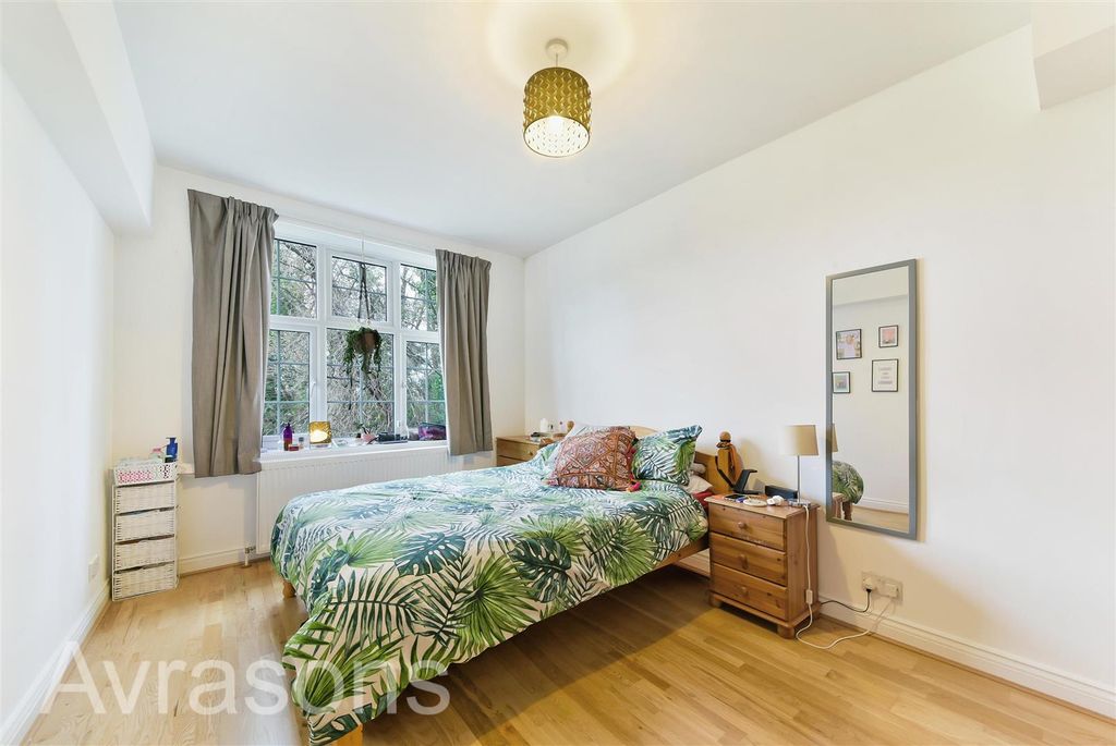 Property photo 1 of 12 Bedroom