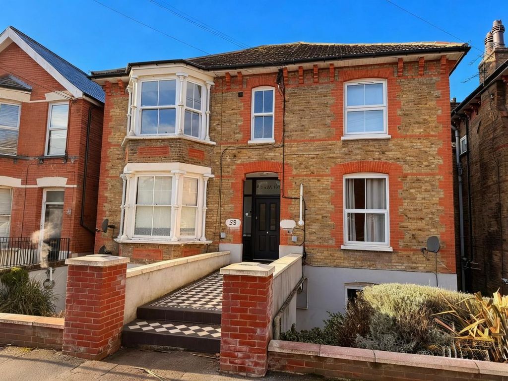 Property photo 1 of 5