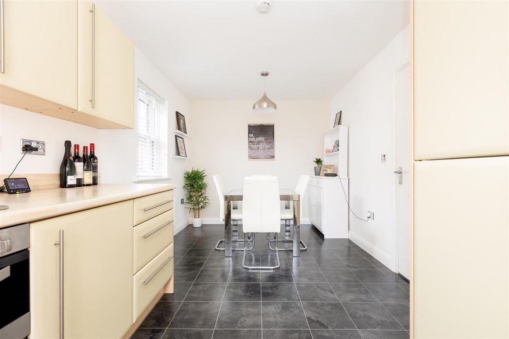 Property photo 3 of 20 Kitchen/Diner