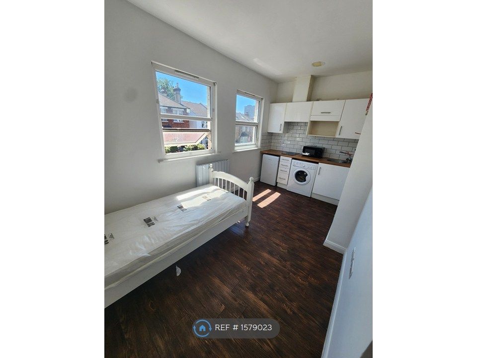 Property photo 1 of 2
